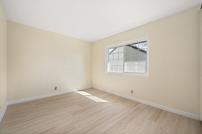 Building Photo - 306 Dolores Cir
