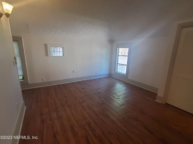 Building Photo - 3114 Riverside Ave