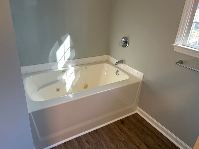 Building Photo - 4010 Selda Dr