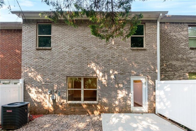 Building Photo - 204 Britt Dr