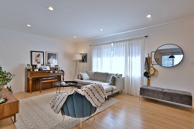 Building Photo - 7324 N Bell Ave