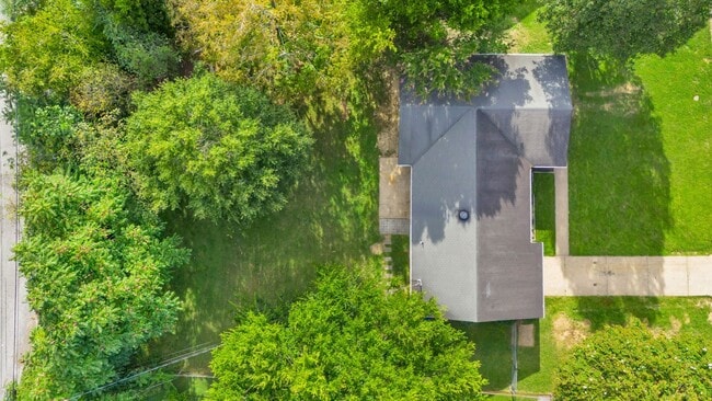 Building Photo - Located in the Heart of Hixson! 3 beds, 2 ...