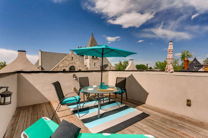 Building Photo - 920 E 24th Ave