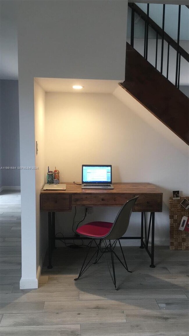 Building Photo - 7114 SW 114th Pl