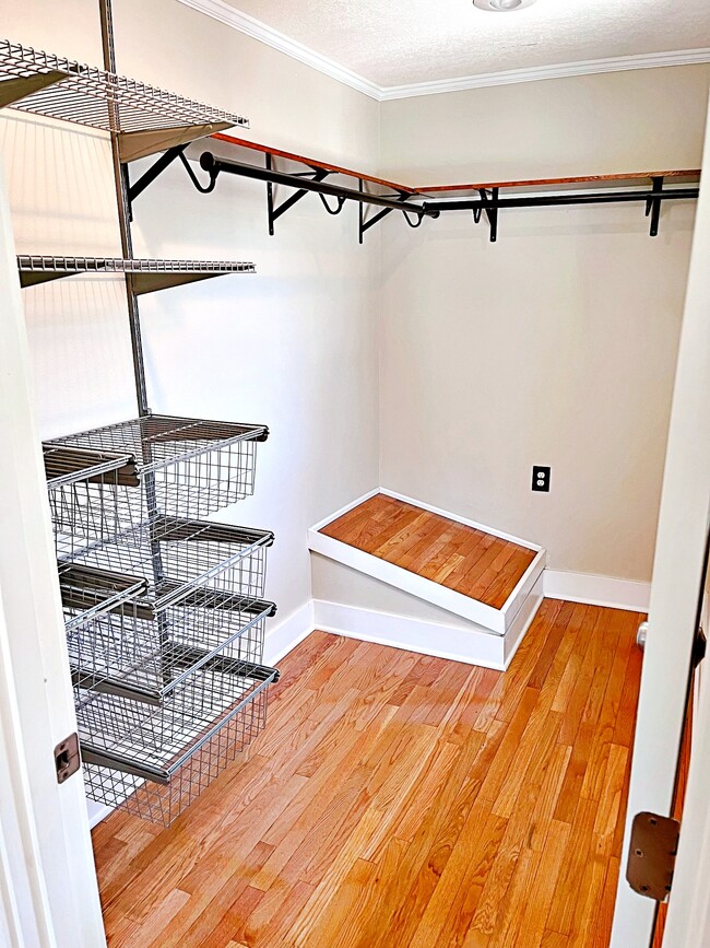 Building Photo - 7315 SE Taylor St