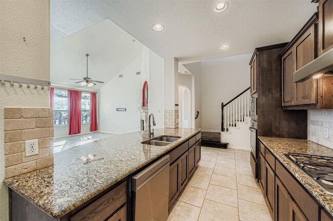 Building Photo - 212 Great Cir Cove