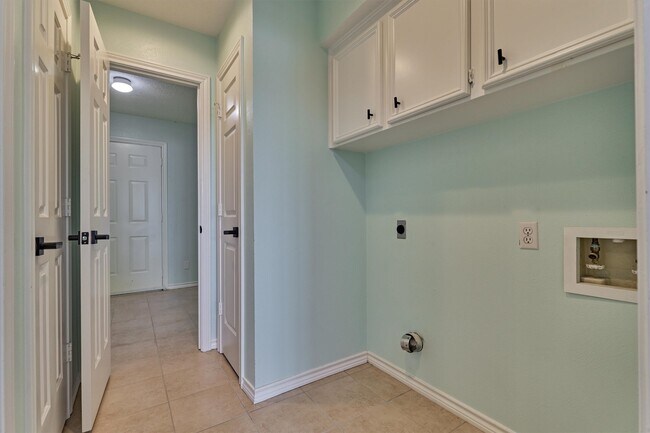 Building Photo - 2109 Gunwale Cir