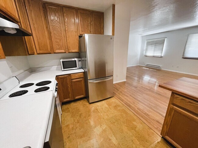 Building Photo - Modern 1st-Floor Studio with Resort Amenities & Prime Location
