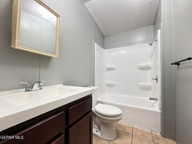 Building Photo - 5941 Sixta Dr