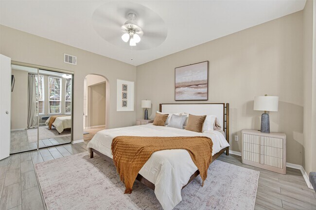 Building Photo - 6635 Queensclub Dr