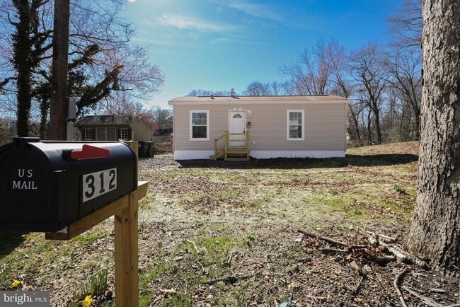 Building Photo - 312 Crystal Dr