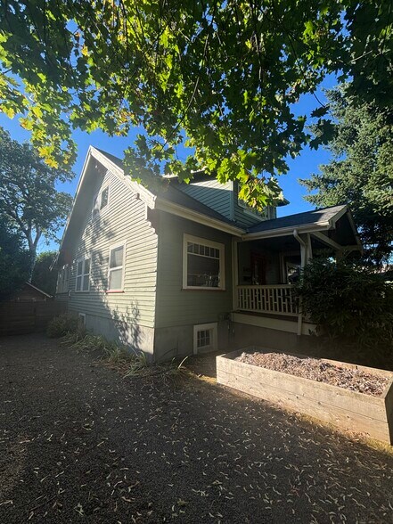 Building Photo - 8015 N John Ave