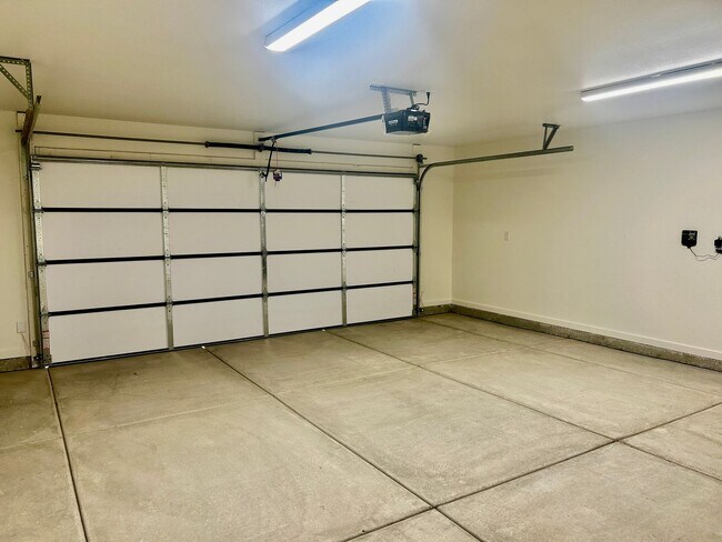 Building Photo - Brand-New 3-Bedroom 2 Bath  Home – Modern, Low-Maintenance Living!