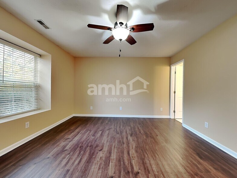 Building Photo - 17 Mark Twain Ct