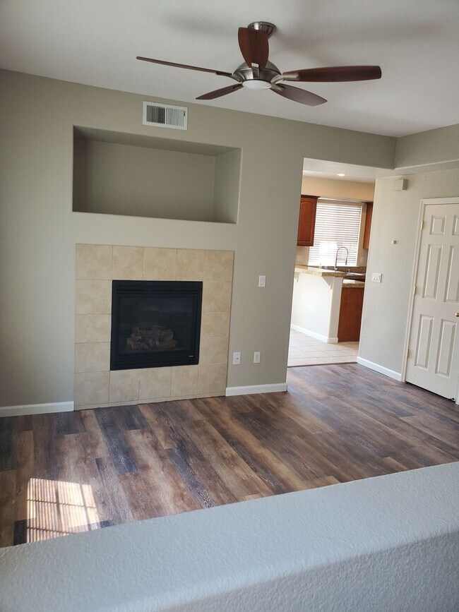 Building Photo - 4 Bedrooms in Gated Community