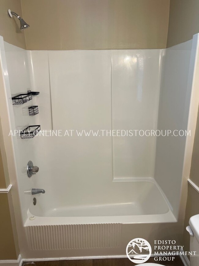 Building Photo - Centrally Located Two Bedroom, One Bathroom Home