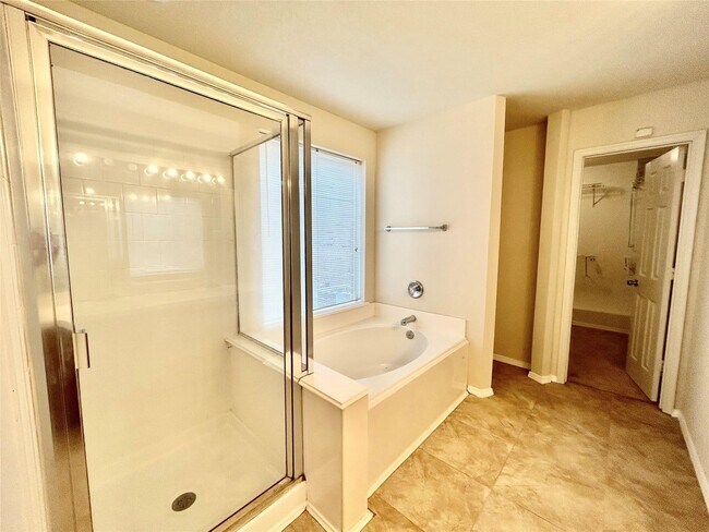Building Photo - 10623 Sugar Trace Dr