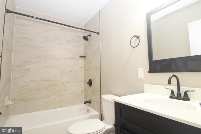 Building Photo - 19 Emily Ct