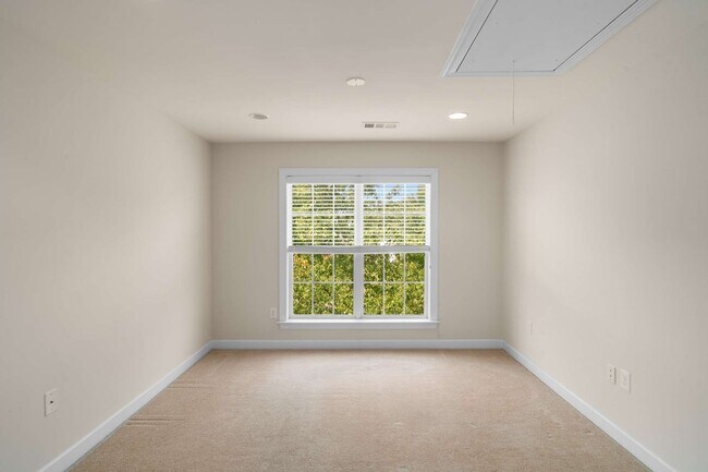 Building Photo - 217 Conservatory Drive