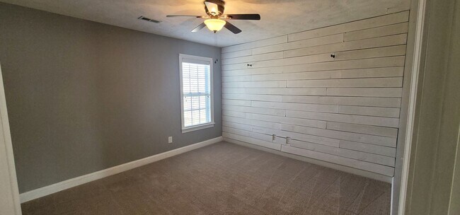 Building Photo - Beautiful Two-Story Home located in Asheford- Close to Fort Bragg & Minutes from Shopping/Restaur...