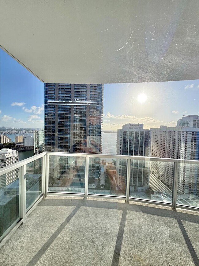 Building Photo - 1060 Brickell Ave