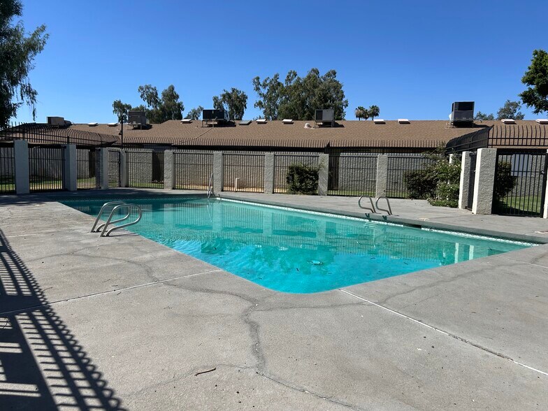Building Photo - 4513 W McLellan Rd