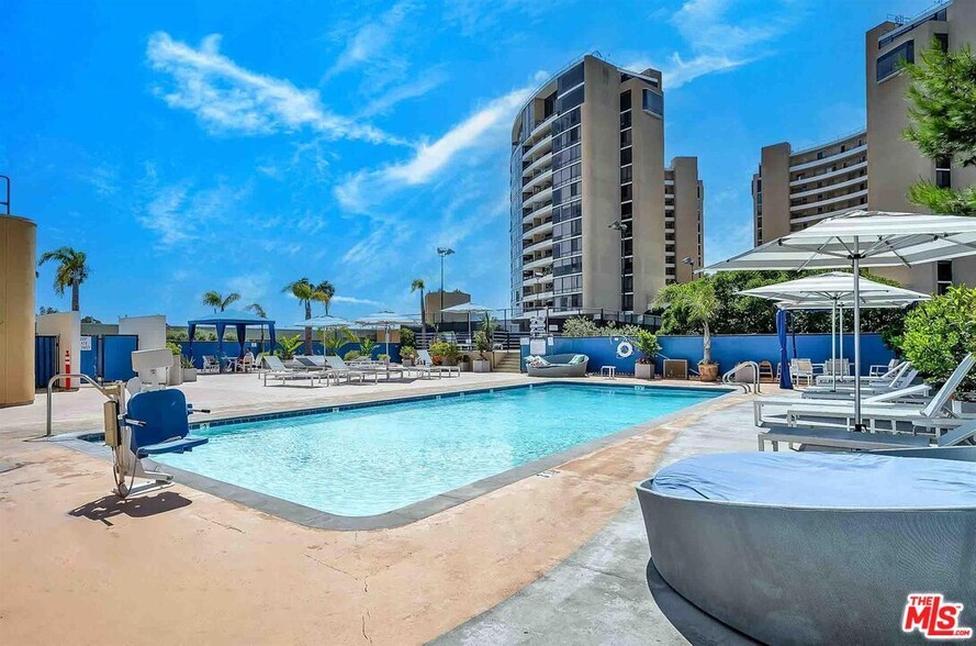 Building Photo - 4316 Marina City Dr