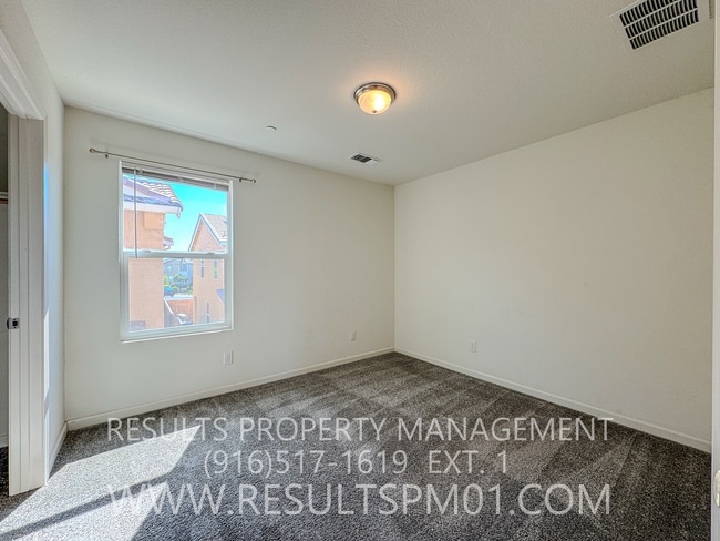 Building Photo - Beautiful Natomas 4 Bedroom Home w Loft