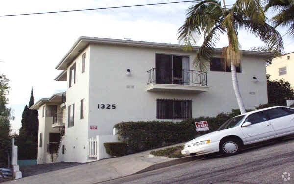 Building Photo - 1325 Qunitera St