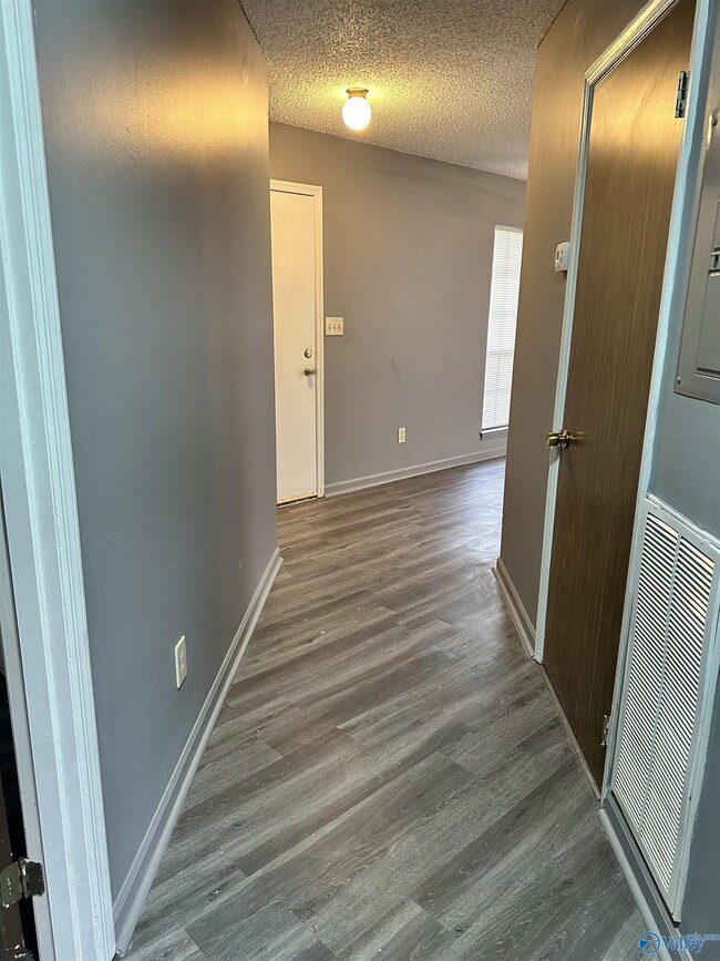 Building Photo - 127 Westscott Dr