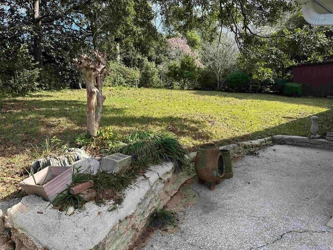 Building Photo - 1406 Devils Dip