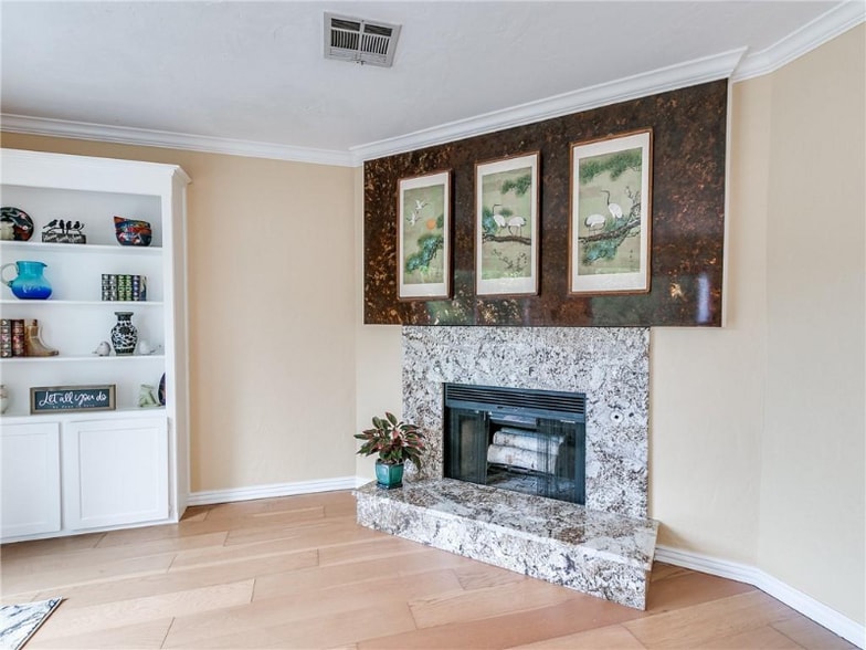 Building Photo - 3212 Meadow Ave