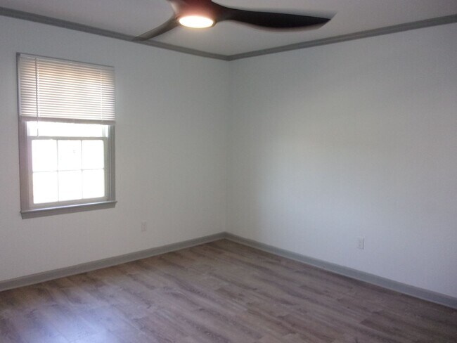Building Photo - 403 N Wilson St