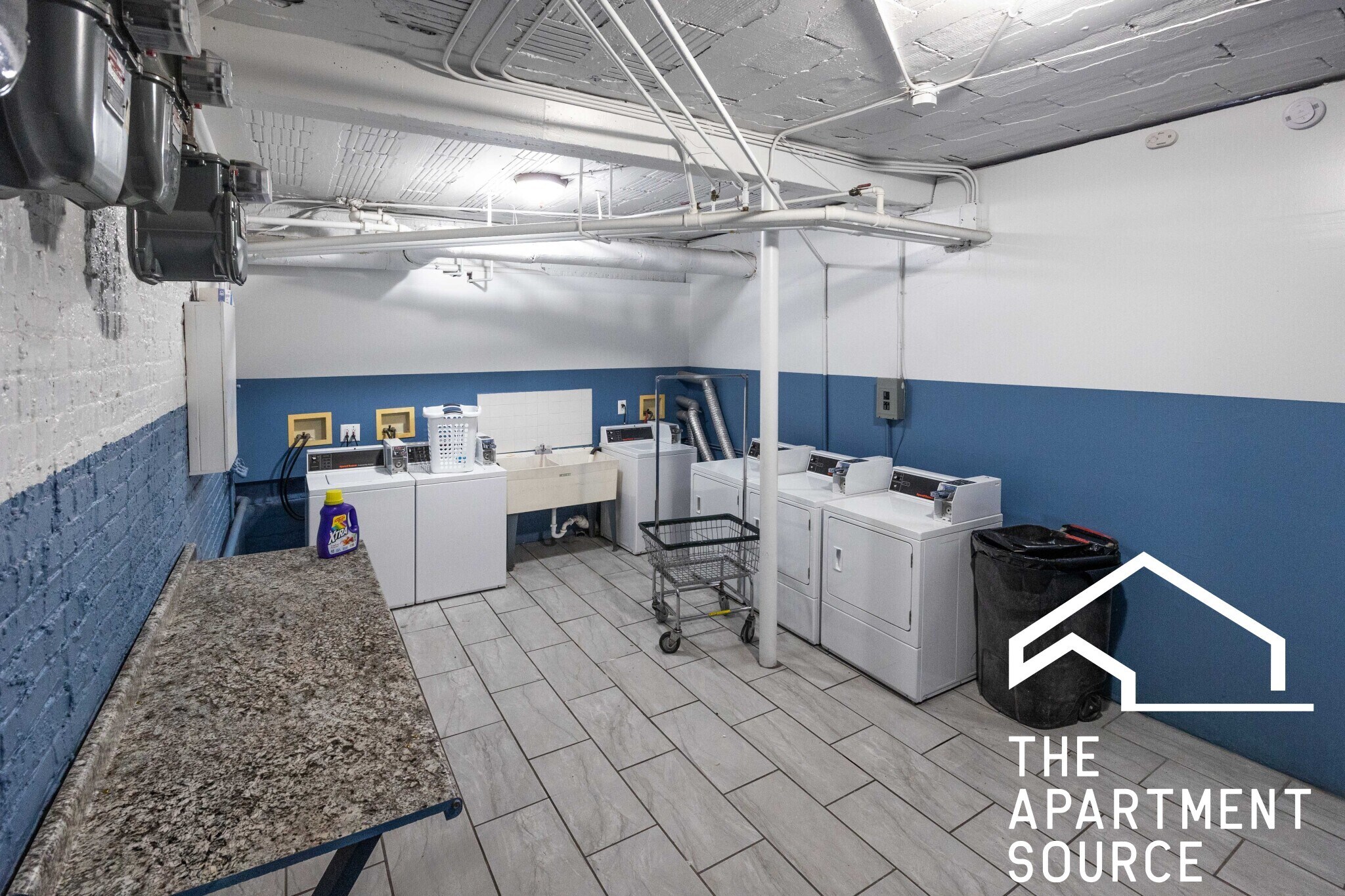 Building Photo - 1319 W Estes Ave