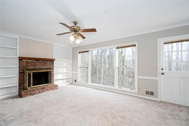 Building Photo - 1049 Seven Springs Cir NE