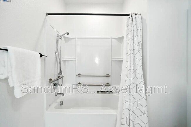 Building Photo - 25243 Villager Ln