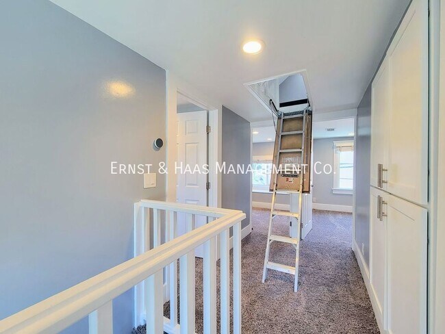 Building Photo - Historic 5-Bedroom, 4-Bath Home with Moder...