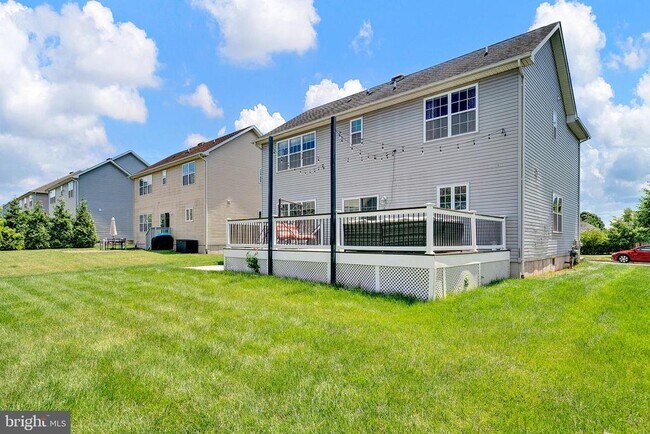 Building Photo - 3 Schenck Ln