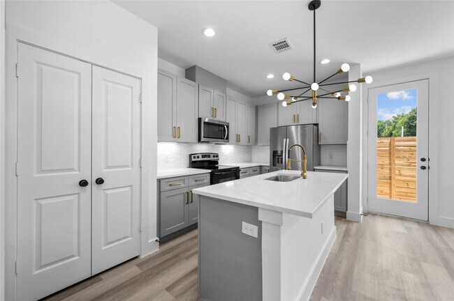 Building Photo - 4610 Crown Grove Ln
