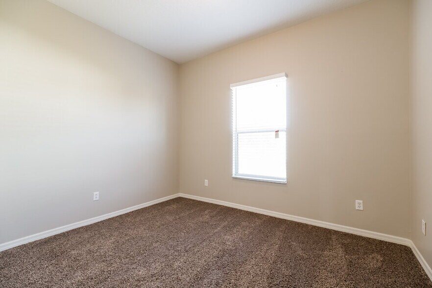 Building Photo - 184 Aurelia Ct