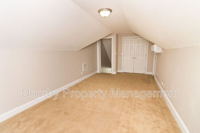 Building Photo - 8584 Sunridge Dr