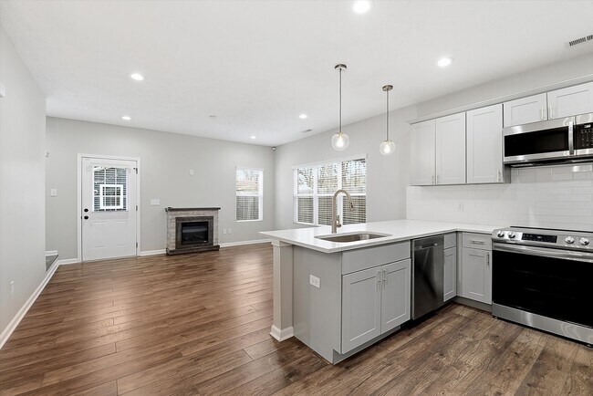 Building Photo - 630 N Hamilton Ave