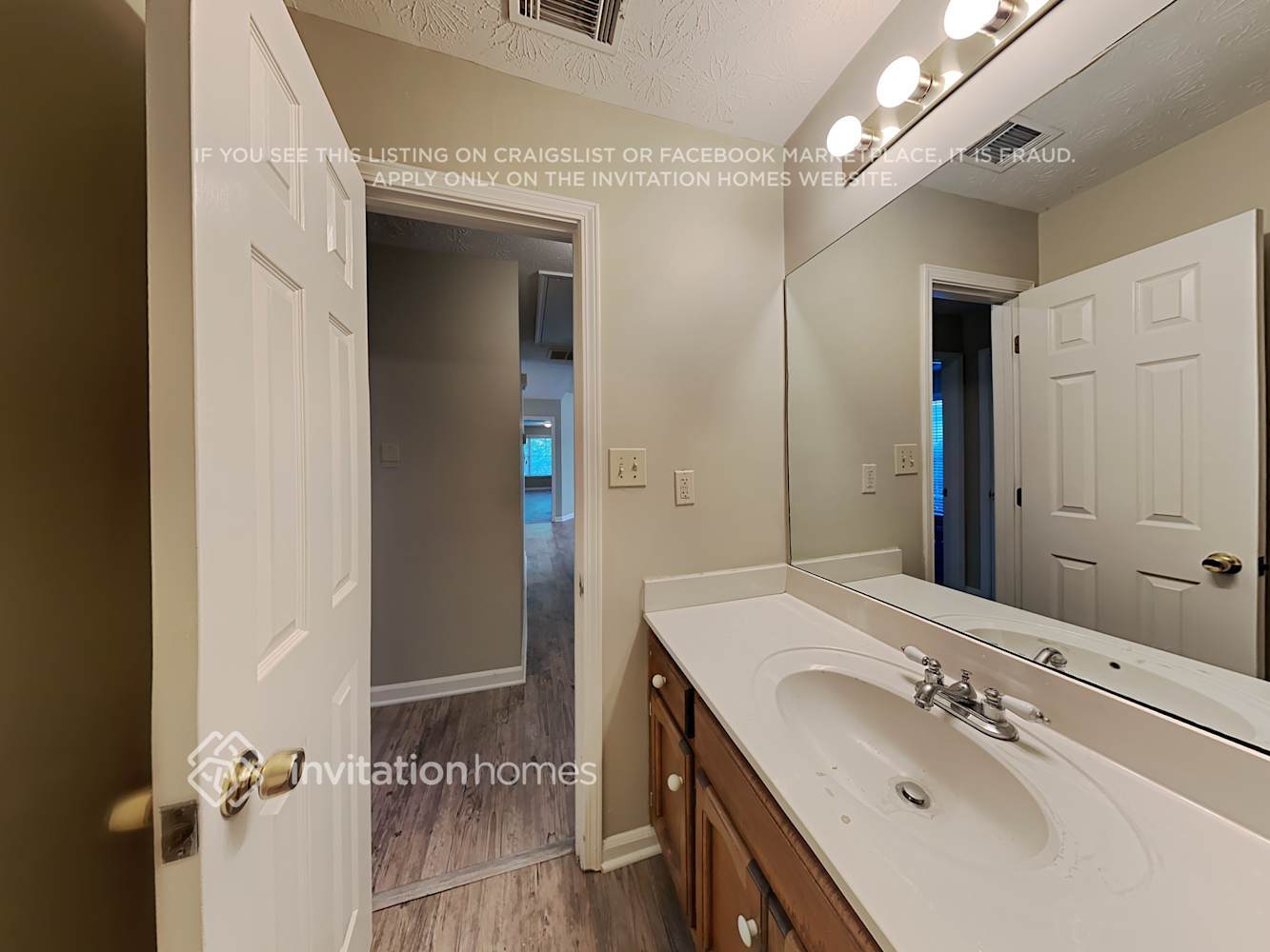 Building Photo - 561 Black Creek Dr