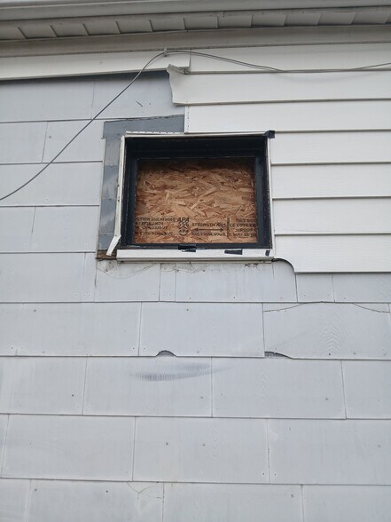 Building Photo - 912 Waldman Ave
