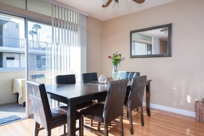 Building Photo - 1200 N Flores St