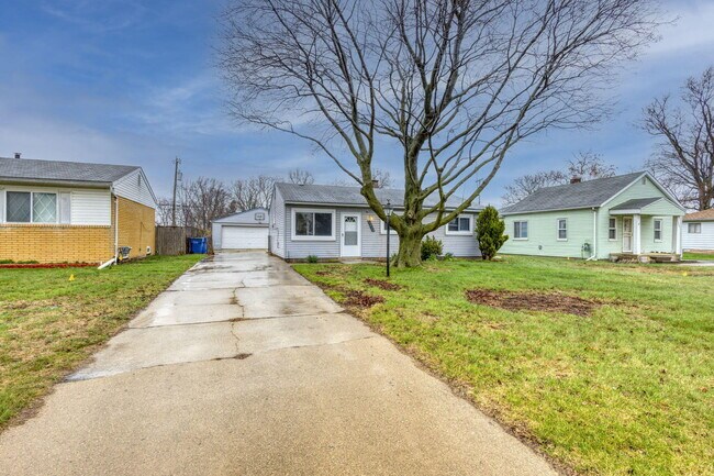 Building Photo - 13679 Sidonie Ave