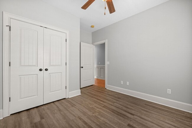 Building Photo - Move-in special. Main-Level Living End-Unit Townhome