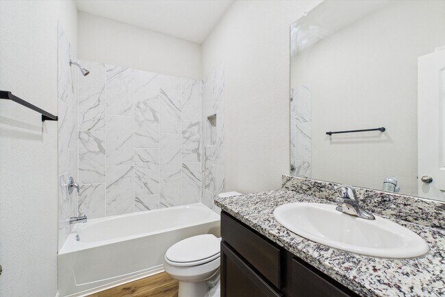 Building Photo - Stunning 4 bedrooms 2 baths single-story h...