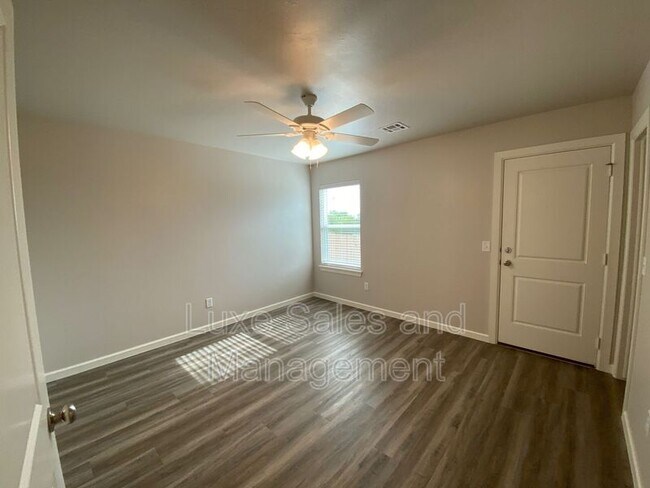 Building Photo - 12010 Rhya Ln