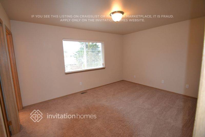 Building Photo - 306 Deeded St